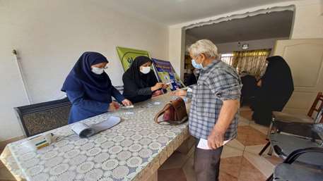  ارائه خدمات بهداشتی به بازنشستگان آموزش و پرورش دامغان